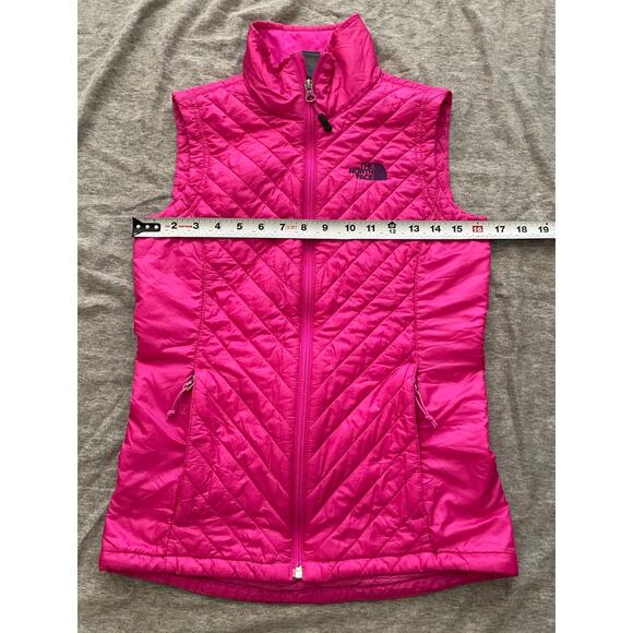 The North Face Womens Size XS Hot Pink Lightweight Vest - Picture 11 of 12